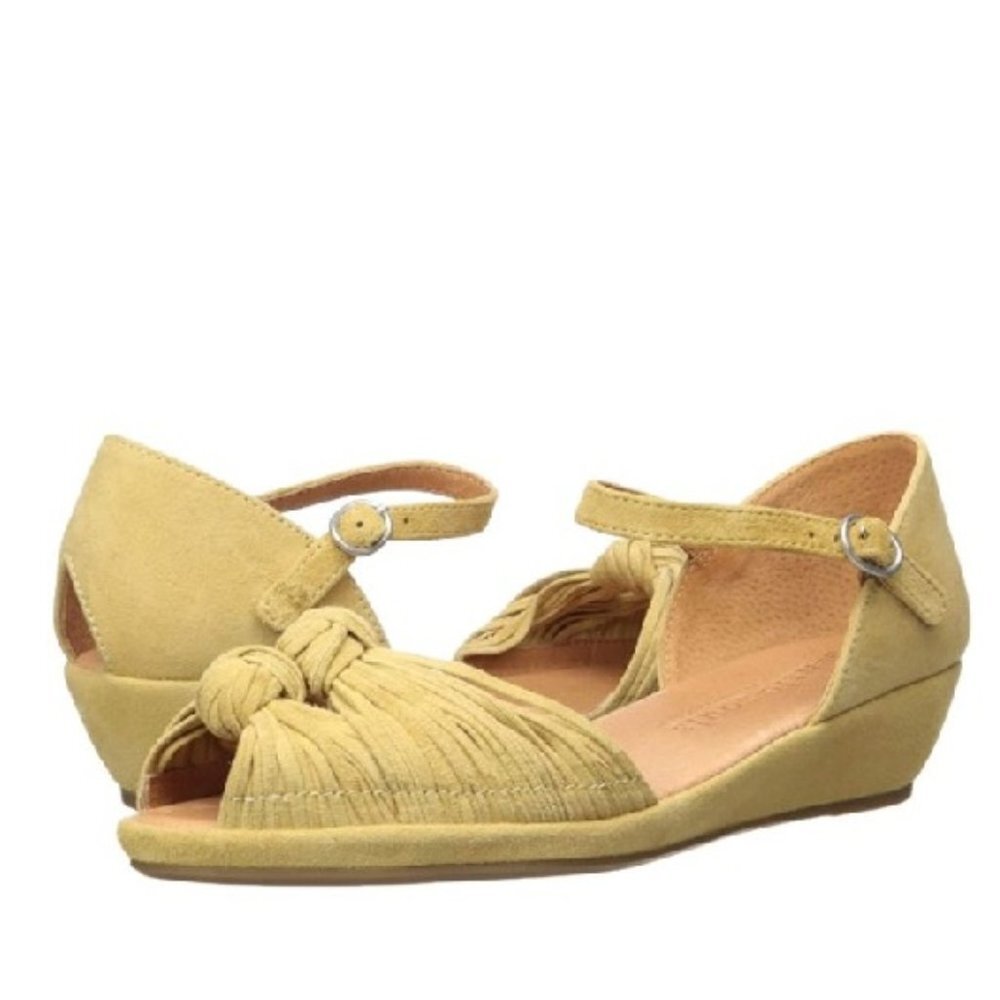 Gentle Souls Lily Knot Sandals